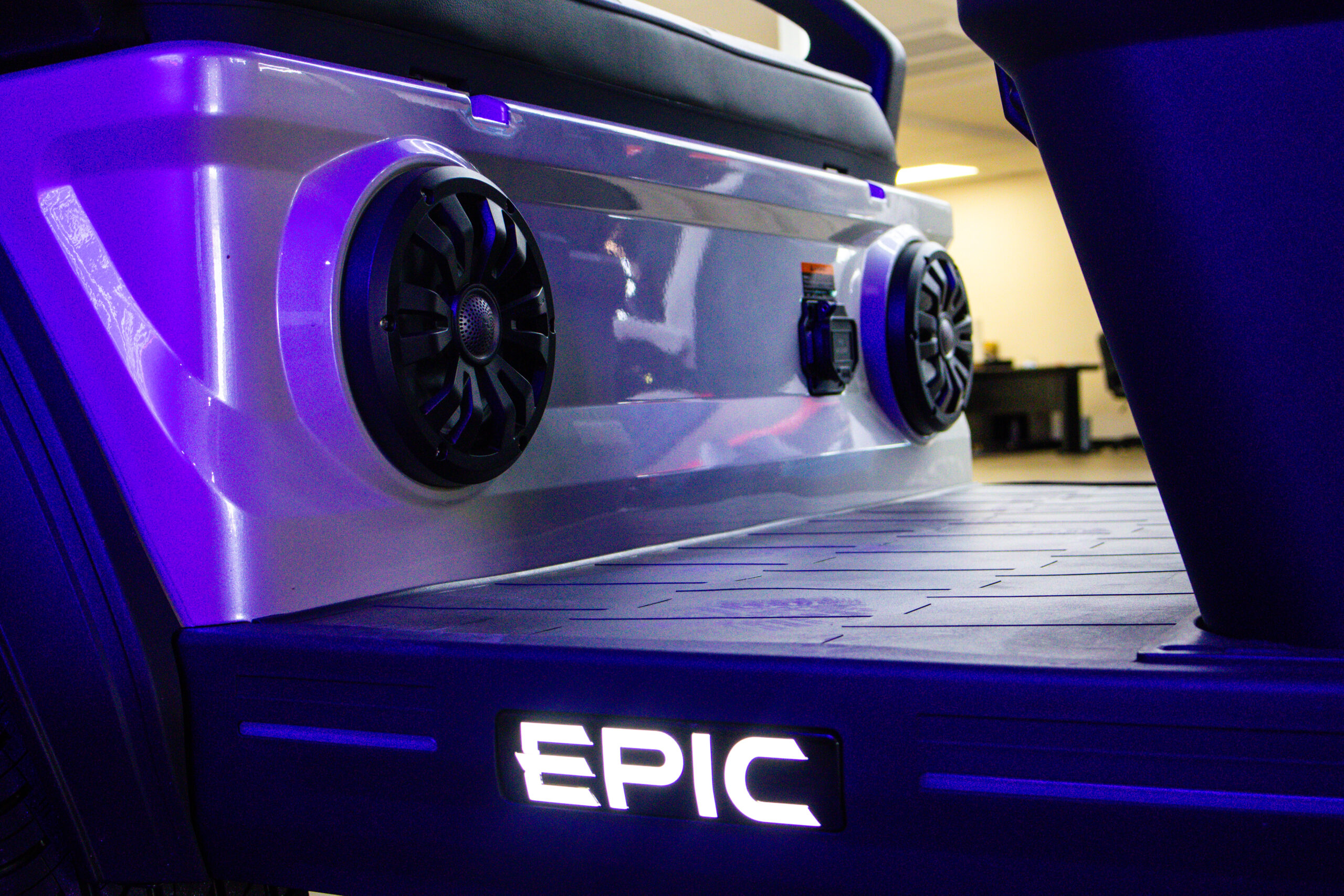 2026 White Pearl Epic E40FX Golf Cart/LSV - Image 17