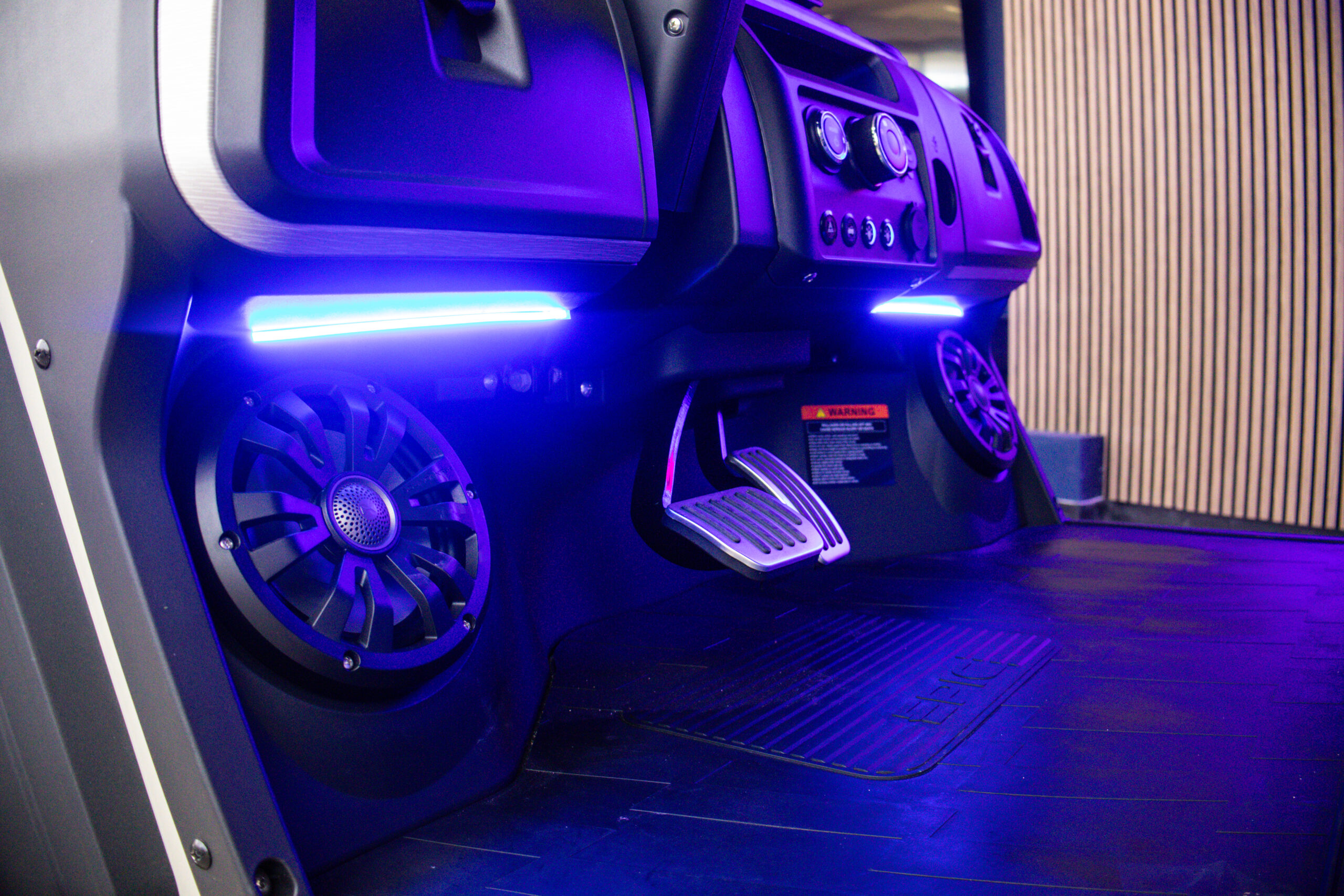 2026 White Pearl Epic E40FX Golf Cart/LSV - Image 18