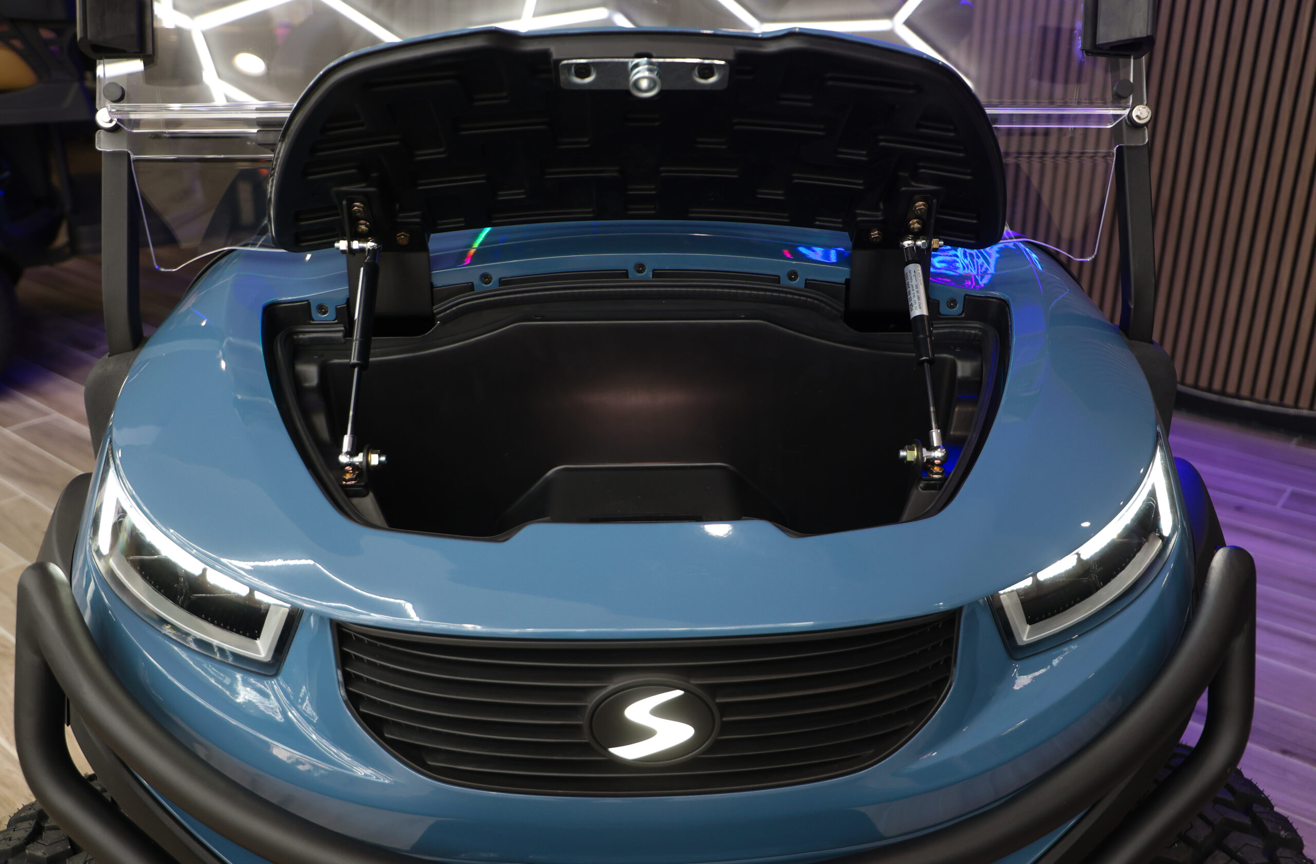 2026 SIVO EDGE 4 SEATER FORWARD-FACING (LIFTED – ANVIL BLUE) - Image 4