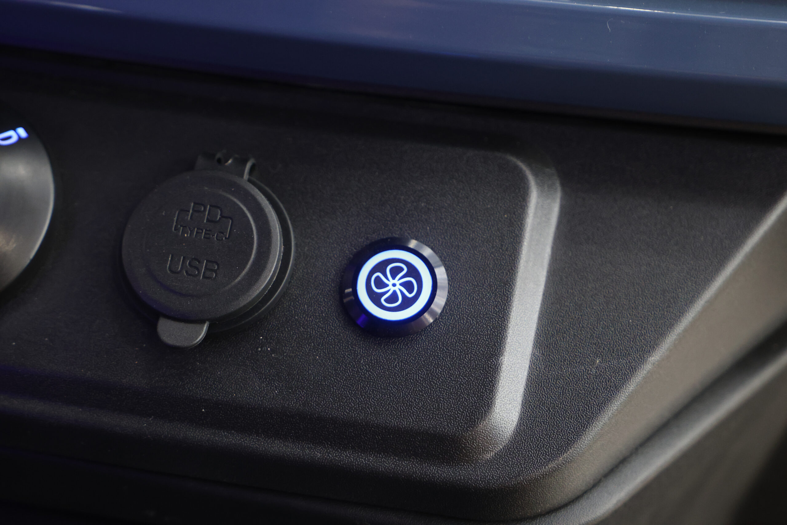 2027 SIVO EDGE 6 SEATER (LIFTED - ANVIL BLUE) - Image 11